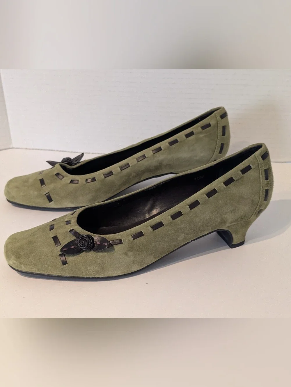 Van Eli Green Suede Pumps Sz. 10M